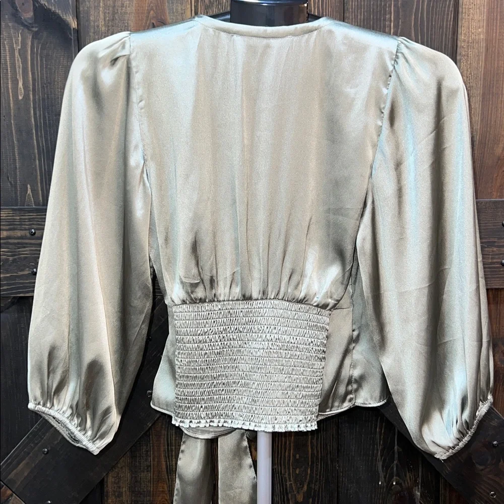 Abercrombie‎ & Fitch Satin Wrap Top S Green Smocked Puff Sleeve Preppy Glam Crop